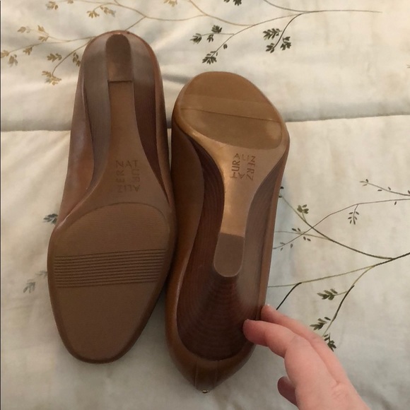 naturalizer emily wedge pump